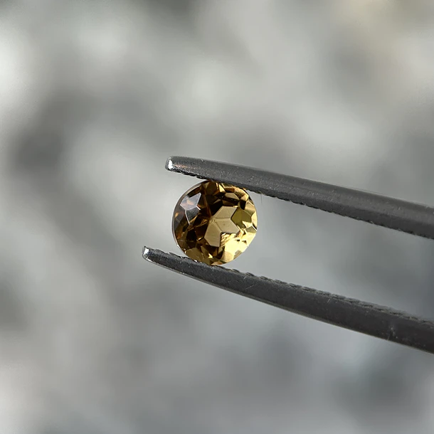 Citrino amarillo-0.48ct-4.7x3.6mm 1