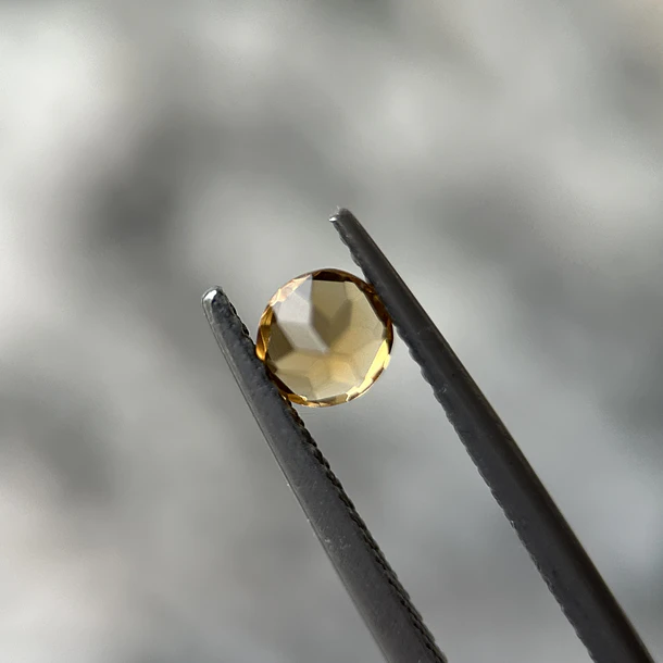 Citrino amarillo-0.48ct-4.7x3.6mm 3