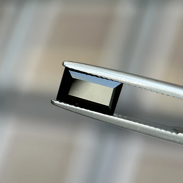 Espinela negra-2.31ct-9.3x5.3mm 1
