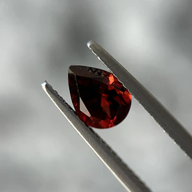 Granate rojo-1.45ct-8.1x6.1x4.5mm