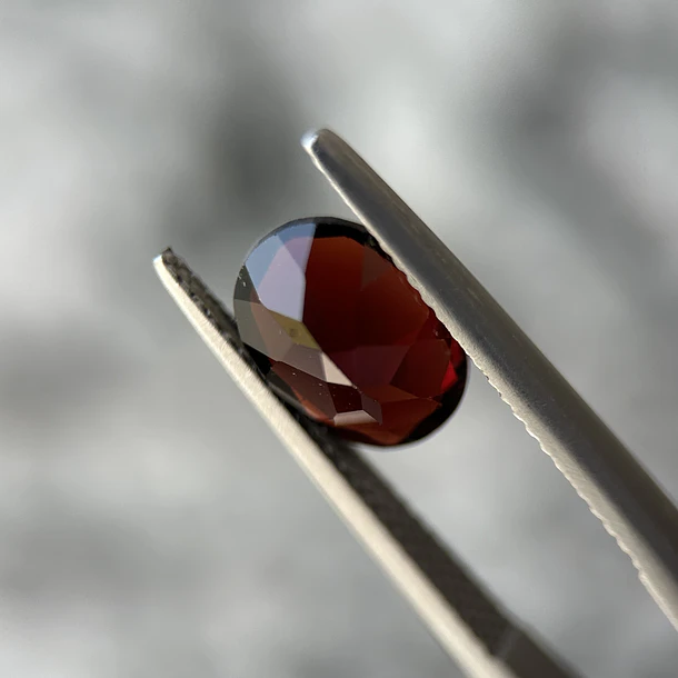 Granate rojo-3.15ct-10.1x8.1x4.3mm 2