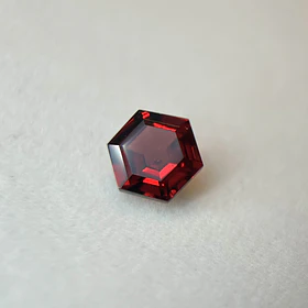 Granate rojo-2.050ct-8x8mm