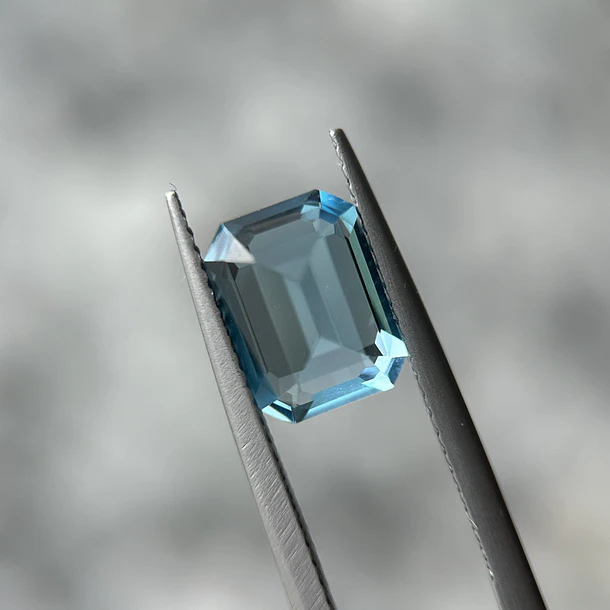 Topacio London Blue-3ct-9.1x6.8x5mm 3