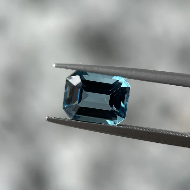 Topacio London Blue-3ct-9.1x6.8x5mm 1