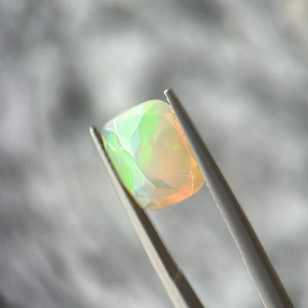Ópalo-3.30ct-12.2x10.1x6.5mm 2
