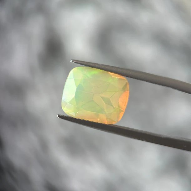 Ópalo-3.30ct-12.2x10.1x6.5mm 1