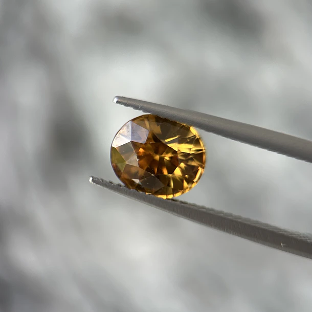 Circón-3.17ct-8x6.8x4.9mm 1