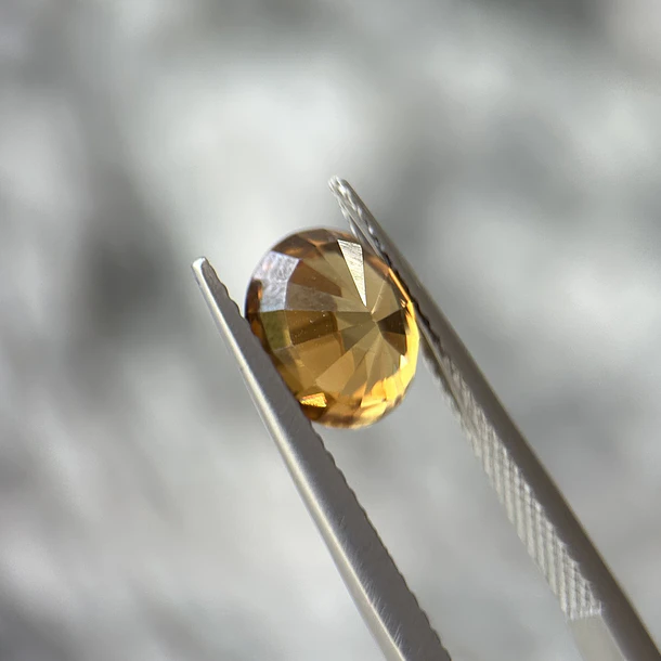 Circón-3.17ct-8x6.8x4.9mm 3