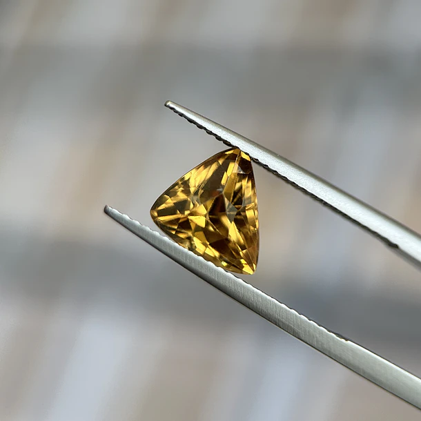 Circón-3.395ct-8.9x7.5x5.5mm 1