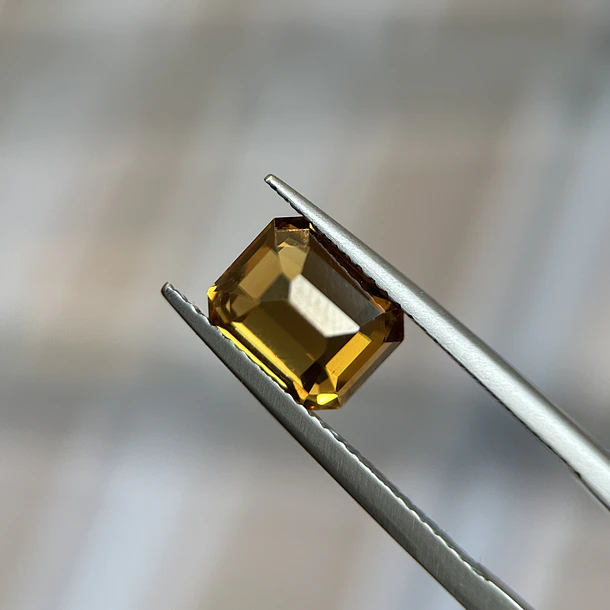 Circón-3.72ct-8.4x6.7x4.8mm 3