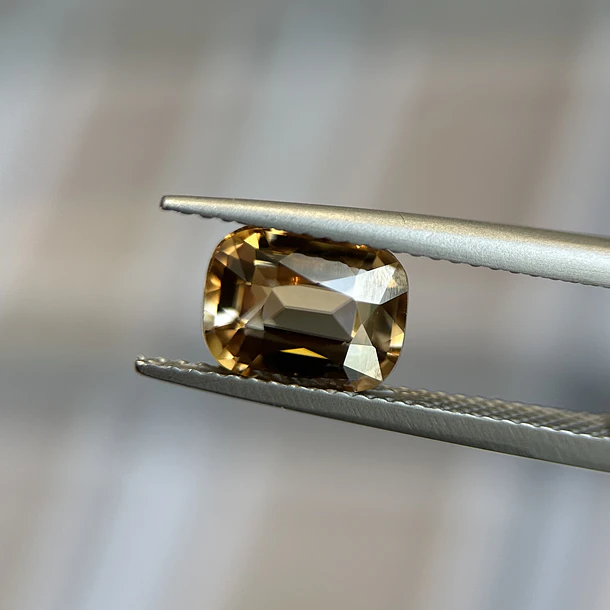 Circón-3.24ct-8.8x6.6x4.3mm 1