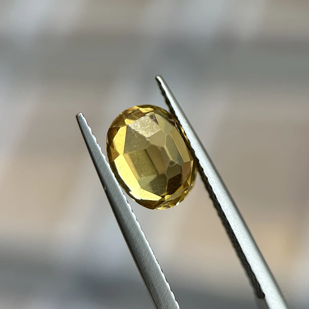 Circón-3.485ct-8.6x6.6x4.6mm 3