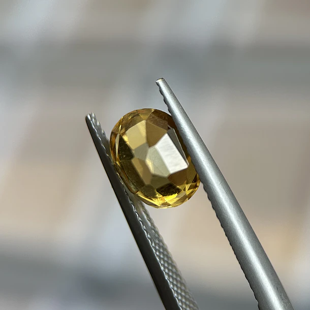 Circón-3.485ct-8.6x6.6x4.6mm 2