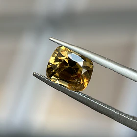 Circón-3.67ct-8.4x7.1x5.3mm