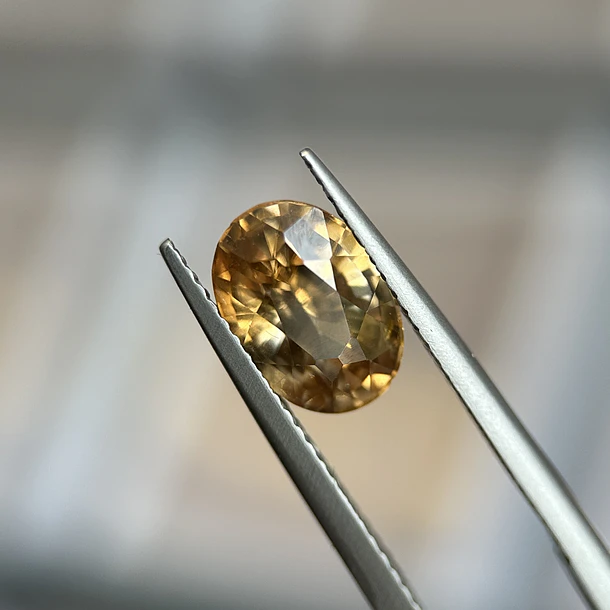 Circón-3.135ct-9.8x6.5x4.6mm 1
