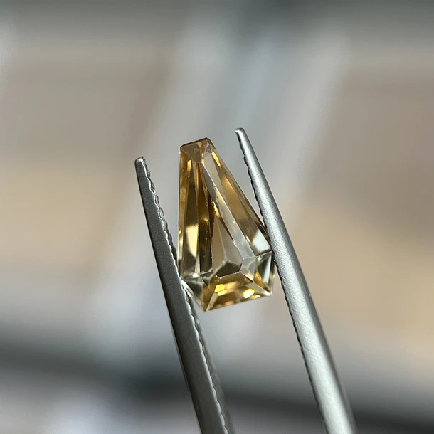 Circón-2.225ct-10.2x6x3.8mm 1