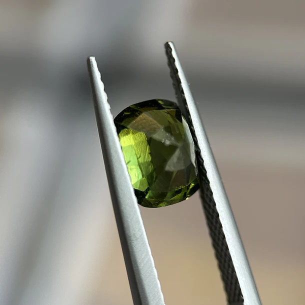 Circón-2.805ct-7.7x6.1x5.3mm 3