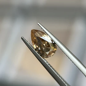 Circón-2.32ct-9.9x5.9x4.2mm