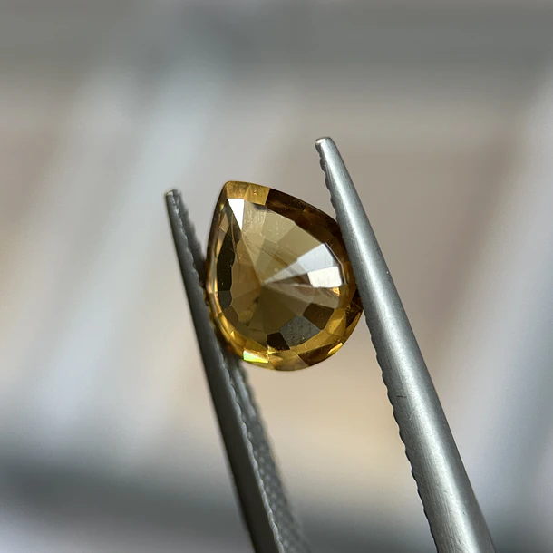 Circón-2.53ctx9.5x7.5x4.5mm 2