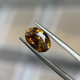 Circón-3.565ct-10x7x4.4mm