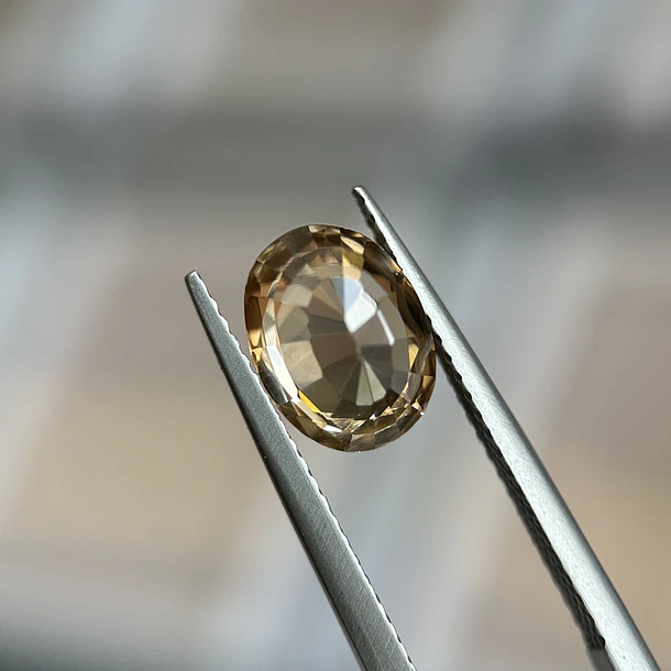 Circón-3.24ct-9x6.6x4.3mm 3