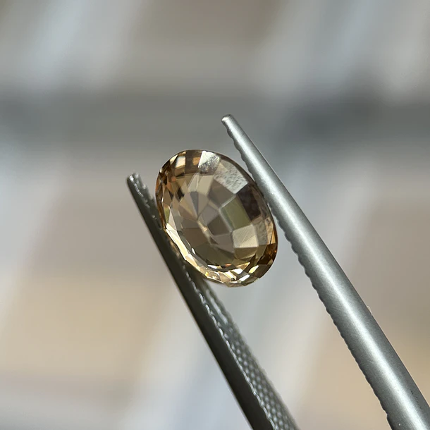 Circón-3.24ct-9x6.6x4.3mm 2