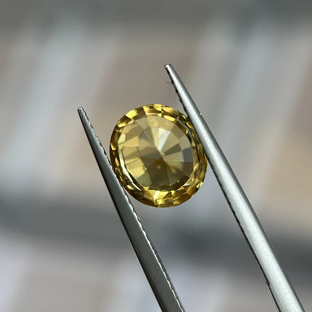 Circón-3.89ct-9.2x7x4.8mm 3