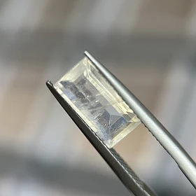 Piedra luna–2.89ct–12x6.1x4.2mm