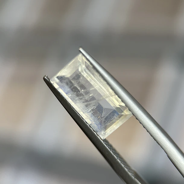 Piedra luna–2.89ct–12x6.1x4.2mm 1