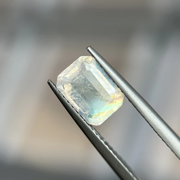 Piedra luna–1.59ct–8x5.8x3.9mm 1