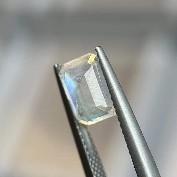 Piedra luna–1.59ct–8x5.8x3.9mm 2