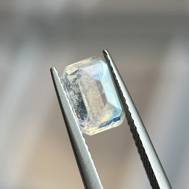 Piedra luna–1.59ct–8x5.8x3.9mm 3