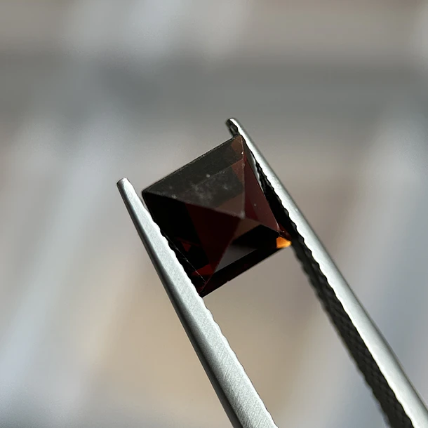 Granate rojo–2ct–6.7x6.7x4.1mm 3