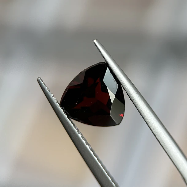 Granate rojo–1.90ct–7.7x7.7x4.5mm 1