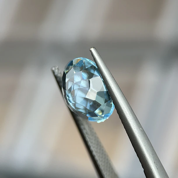 Topacio suizo–5.23ct–10.7x8.8x7.1mm 2