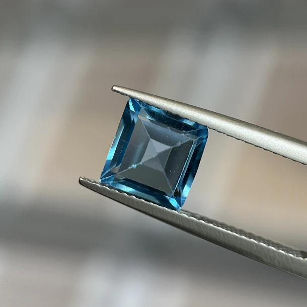 Topacio suizo–2.88ct–7.8x7.8x4.6mm 1