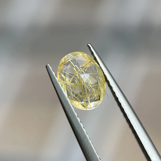 Cuarzo rutilado–1.19ct–8.1x6.1x3.4mm 3