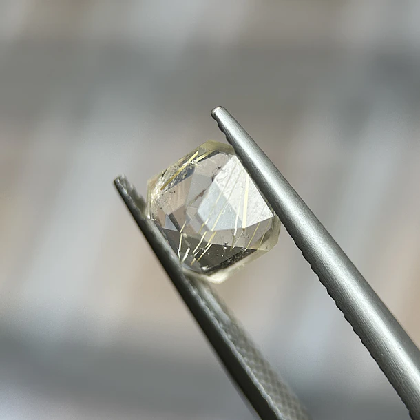 Cuarzo rutilado–2.025ct–7x7x5.2mm 2