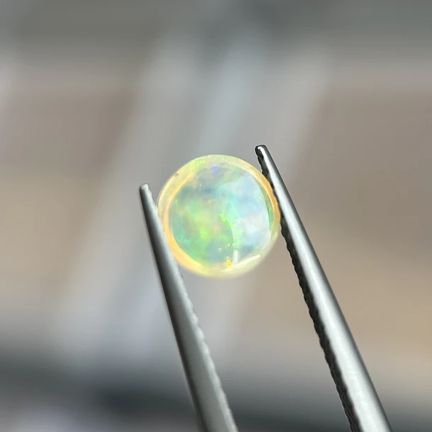 Ópalo–0.81ct–6.8x6.8x3.4mm 3