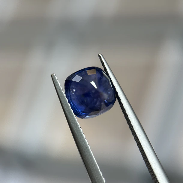 Zafiro azul-2.57ct-6.3x6.1x5.4mm 3