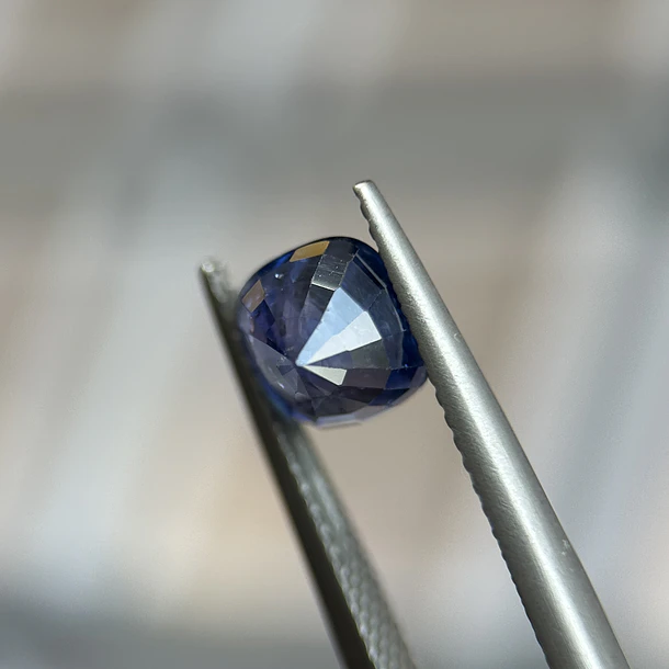 Zafiro azul-2.57ct-6.3x6.1x5.4mm 2