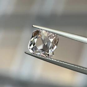 Kunzita–3.85ct–8.2x7.6x6.3mm