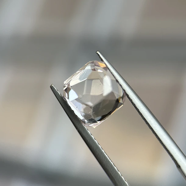 Kunzita–3.85ct–8.2x7.6x6.3mm 3