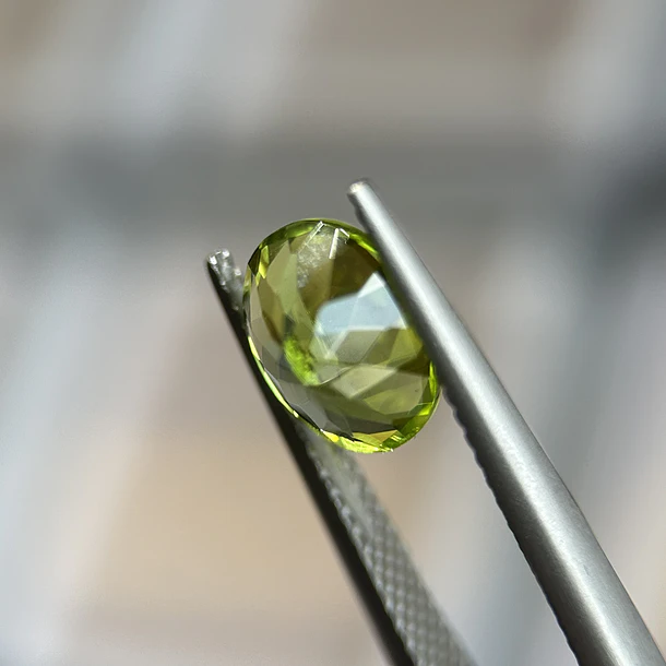 Peridoto–2.465ct–9x6.9x5.3mm 2