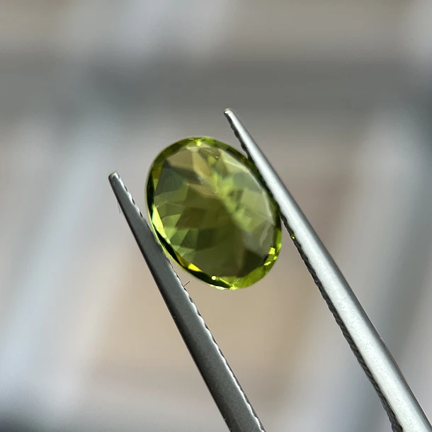 Peridoto–2.465ct–9x6.9x5.3mm 3
