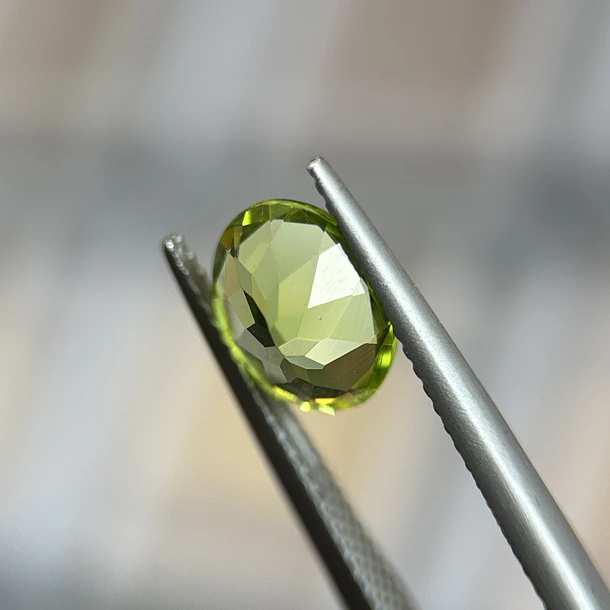 Peridoto–1.98ct–9x7.1x4.3mm 2