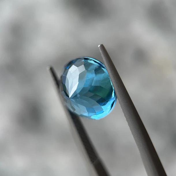 Topacio suizo–8.76ct–12.1x12.1x8mm 2