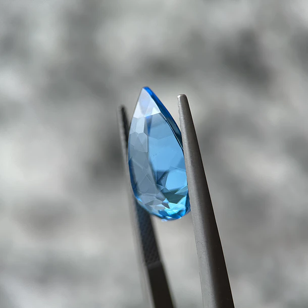 Topacio suizo–7.33ct–16.9x10.3x5.9mm 2