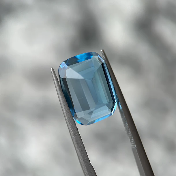 Topacio suizo–9.06ct–14x10.1x6.7mm 3