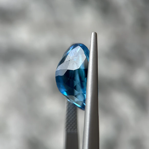 Topacio suizo–10.98ct–15x11.8x8.3mm 2